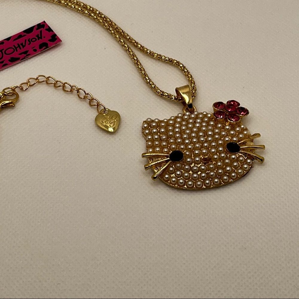 💔SOLD💔 NECKLACE! Betsey Johnson Hello Kitty Pearl Pendant BNWT - Picture 5 of 8